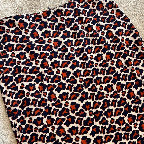 Diane Von Furstenberg Leopard Print Pencil Skirt - Picture 3 of 11